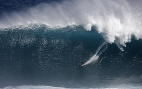 2-Shane-Dorian-Jaws-Sequence-2011-Bangerter-2